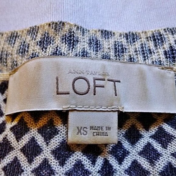 LOFT Ultra Lightweight Cardigan in Geometric Print - Picture 6 of 7